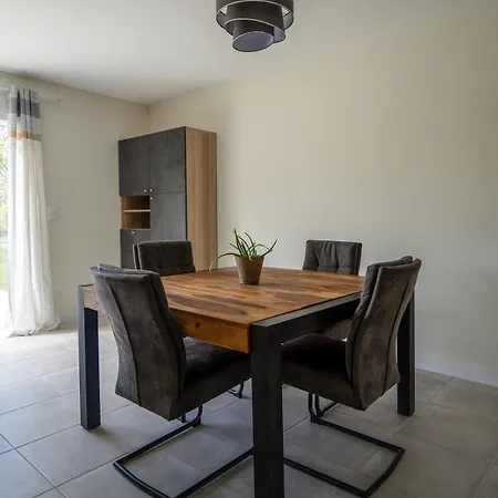 Chapitre 30 Holiday home Grezac